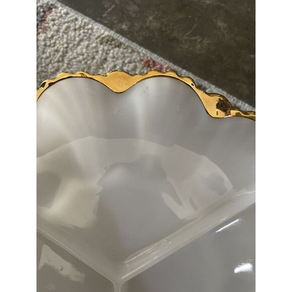 Anchor Hocking Milk‎ Glass Three-Section Serving Plate with Gold Rim - Picture 3 of 5